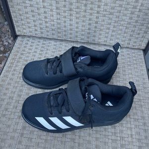 Adidas power lift shoes